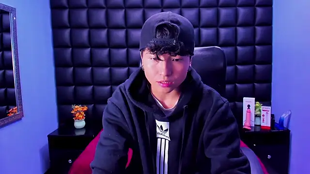 Snapshot of Im_Mathias chatting on 10.02.25 Im Mathias online show from 10.02.25