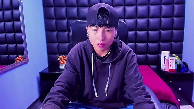 Snapshot of Im_Mathias chatting on 10.03.25 Im Mathias online show from 10.03.25