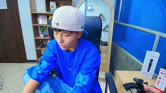 Snapshot of Im_Mathias chatting on 11.29.25 Im Mathias online show from 11.29.25