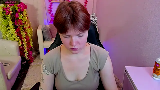 DreamyLuna online show from 09.12.25