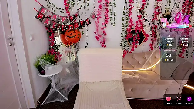 DreamyLuna online show from 10.21.25