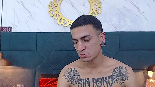 Snapshot of salome_daniel chatting on 10.15.25 salome daniel online show from 10.15.25