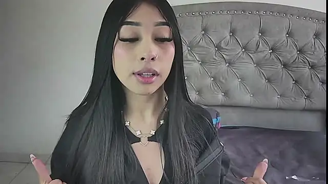 Nesuko kamado  online show from 11.10.25