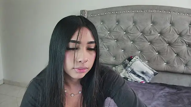 Nesuko kamado  online show from 12.22.25