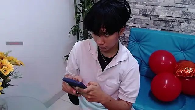 Snapshot of Eriol_ chatting on 02.06.25 Eriol online show from 02.06.25