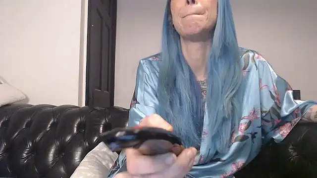 Snapshot of RavenryderUK chatting on 01.03.25 RavenryderUK online show from 01.03.25