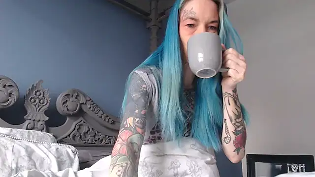 Snapshot of RavenryderUK chatting on 01.08.25 RavenryderUK online show from 01.08.25