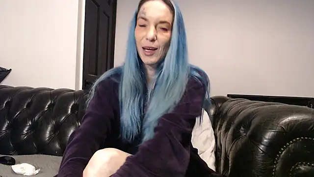 Snapshot of RavenryderUK chatting on 01.24.25 RavenryderUK online show from 01.24.25