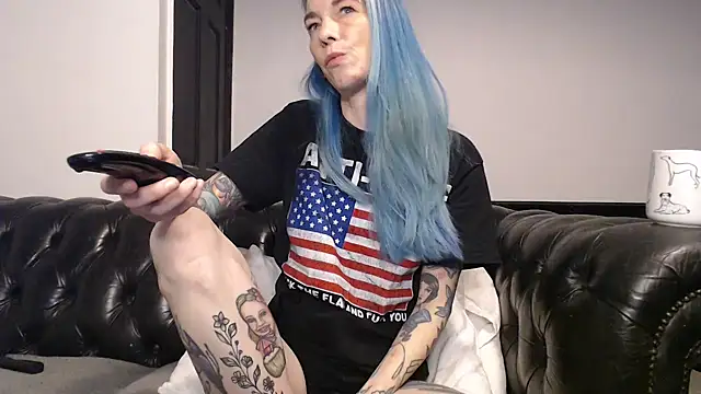 Snapshot of RavenryderUK chatting on 01.29.25 RavenryderUK online show from 01.29.25