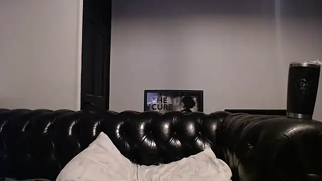 Snapshot of RavenryderUK chatting on 01.30.25 RavenryderUK online show from 01.30.25