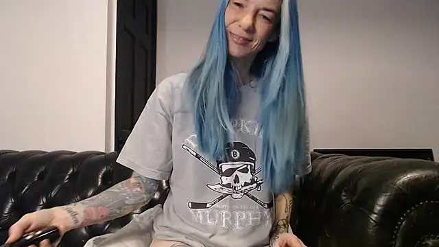 Snapshot of RavenryderUK chatting on 02.01.25 RavenryderUK online show from 02.01.25