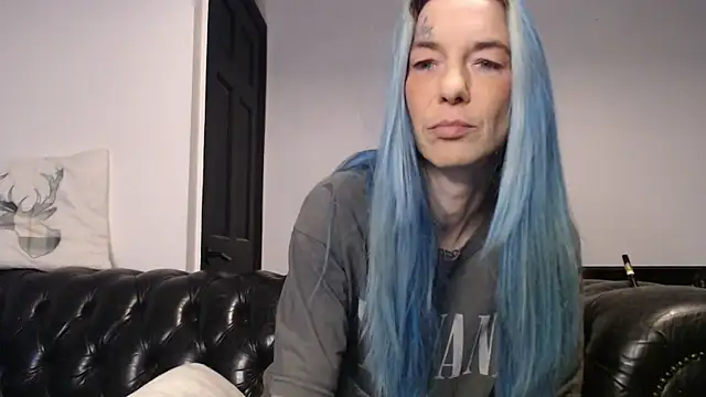 Snapshot of RavenryderUK chatting on 02.02.25 RavenryderUK online show from 02.02.25