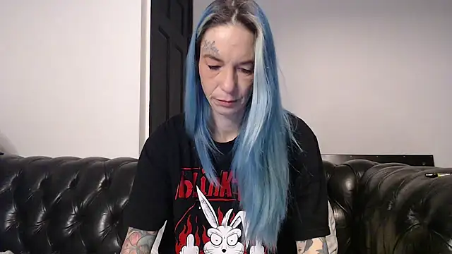 Snapshot of RavenryderUK chatting on 02.05.25 RavenryderUK online show from 02.05.25