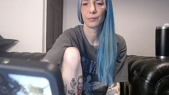 Snapshot of RavenryderUK chatting on 02.08.25 RavenryderUK online show from 02.08.25