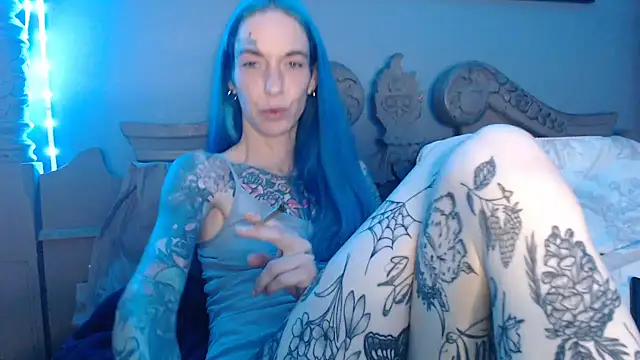 Snapshot of RavenryderUK chatting on 09.12.25 RavenryderUK online show from 09.12.25