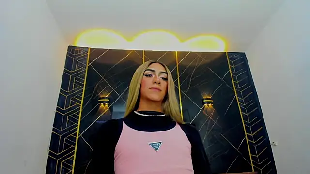 Snapshot of Isabella_stanford2 chatting on 02.25.25 Isabella stanford2 online show from 02.25.25