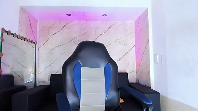 Snapshot of Isabella_stanford2 chatting on 10.15.25 Isabella stanford2 online show from 10.15.25