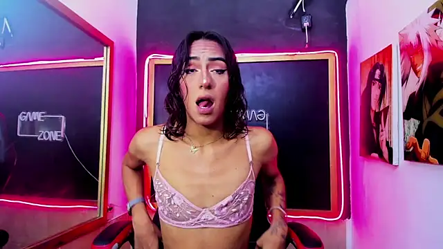 Snapshot of Isabella_stanford2 chatting on 11.07.25 Isabella stanford2 online show from 11.07.25