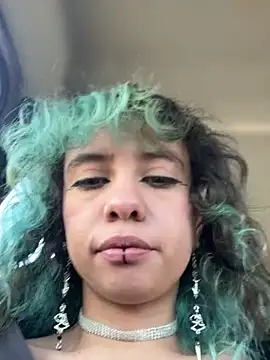 Snapshot of Sweet_Chaos chatting on 10.10.25 Sweet Chaos online show from 10.10.25