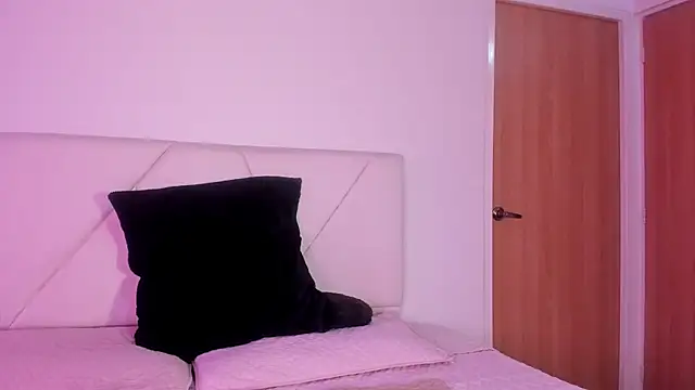 julz 03 online show from 10.18.25