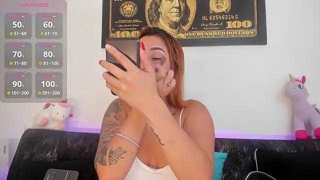 Alba Grey online show from 10.06.25