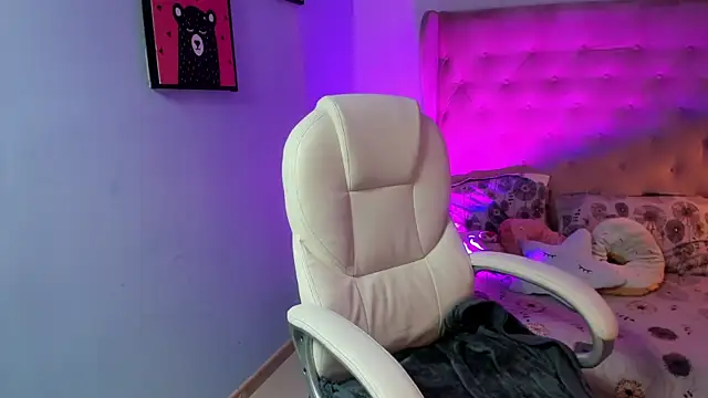 Snapshot of _Sophie__miller chatting on 11.05.25 Sophie miller online show from 11.05.25