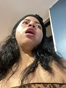 Snapshot of Elaa_euphoria chatting on 12.21.24 Elaa euphoria online show from 12.21.24