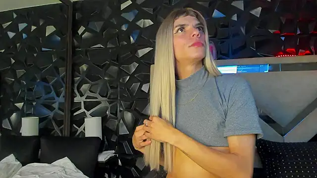 Snapshot of maxx_steell_ chatting on 12.04.24 maxx steell online show from 12.04.24