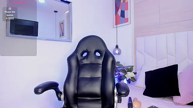 Snapshot of SaraMonroe1 chatting on 01.29.25 SaraMonroe1 online show from 01.29.25