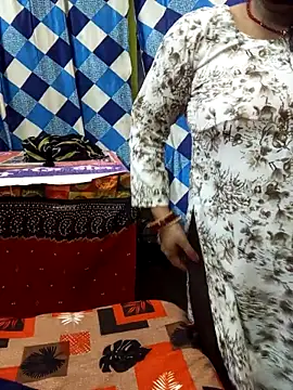 Snapshot of Manjudear chatting on 05.17.26 Manjudear online show from 05.17.26