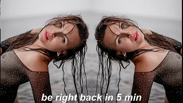 Snapshot of -DIVORA- chatting on 02.20.25 -DIVORA- online show from 02.20.25