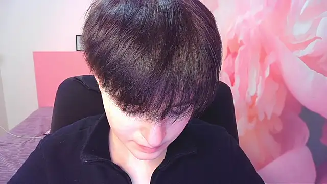 EmiliaYours online show from 12.31.24