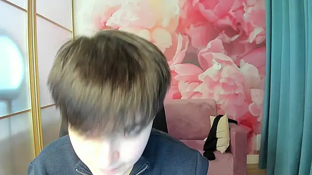 EmiliaYours online show from 01.03.25