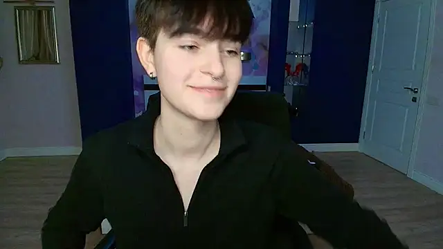 EmiliaYours online show from 01.06.25