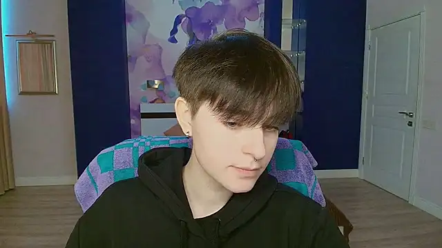 EmiliaYours online show from 01.13.25