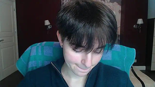 EmiliaYours online show from 01.18.25