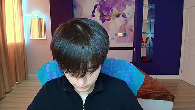 EmiliaYours online show from 01.19.25