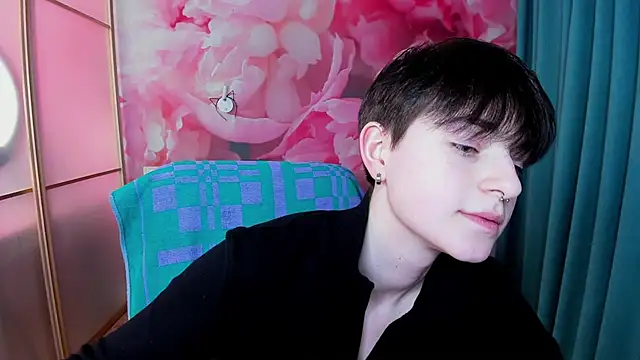 EmiliaYours online show from 01.21.25