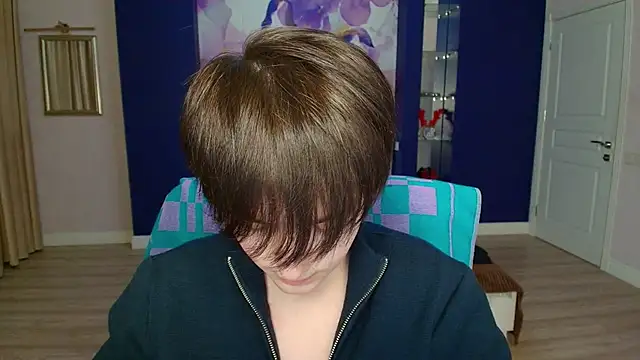 EmiliaYours online show from 02.04.25