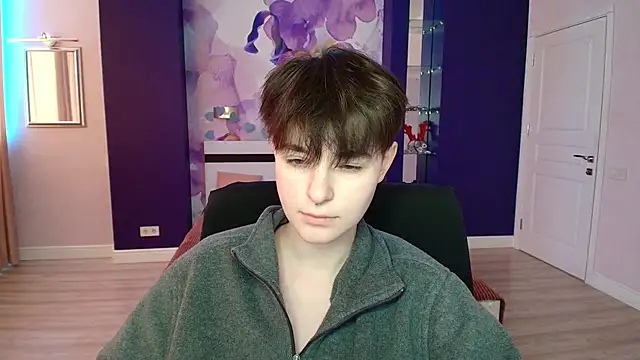 EmiliaYours online show from 02.23.25