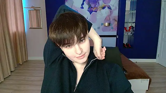 EmiliaYours online show from 03.02.25