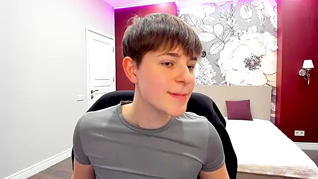 EmiliaYours online show from 02.20.26