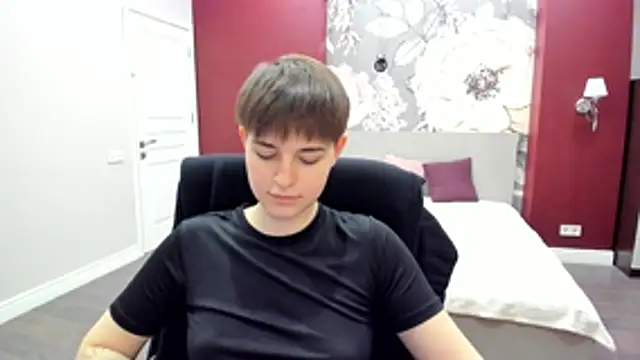 EmiliaYours online show from 03.09.26