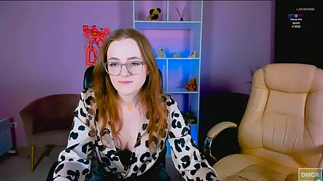 luna berryy online show from 12.03.24