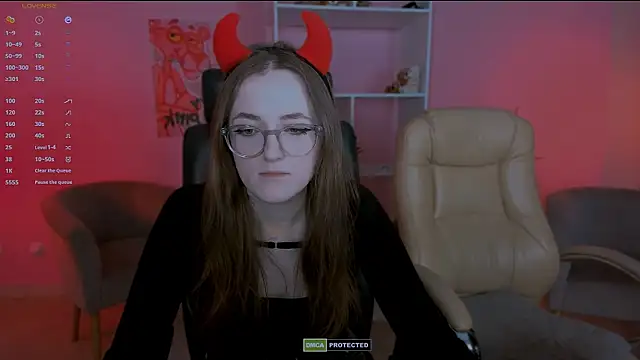 luna berryy online show from 02.05.25