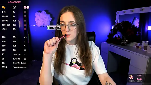 luna berryy online show from 02.24.25