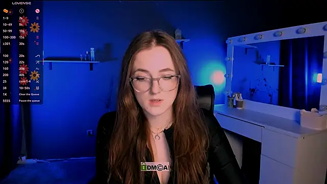 luna berryy online show from 03.14.25