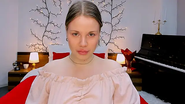 holy kitty online show from 02.04.25