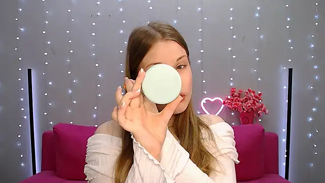 holy kitty online show from 03.12.25