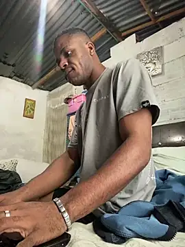 ElNegroRony online show from 12.31.24